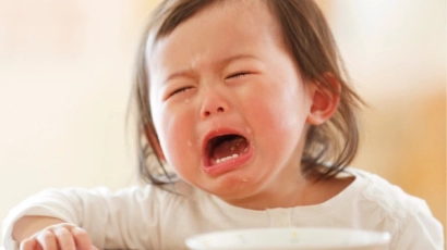 Hypersensitivity is a sensory issue in children, which can cause them to have a higher tendency to suffer from sensory overload