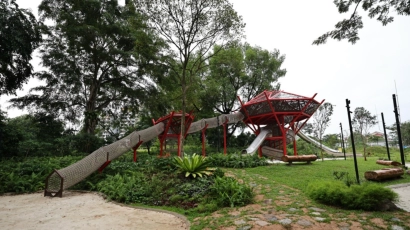 Bird's nest structure and mesh passageways in the adventure playground at Bidadari Park
